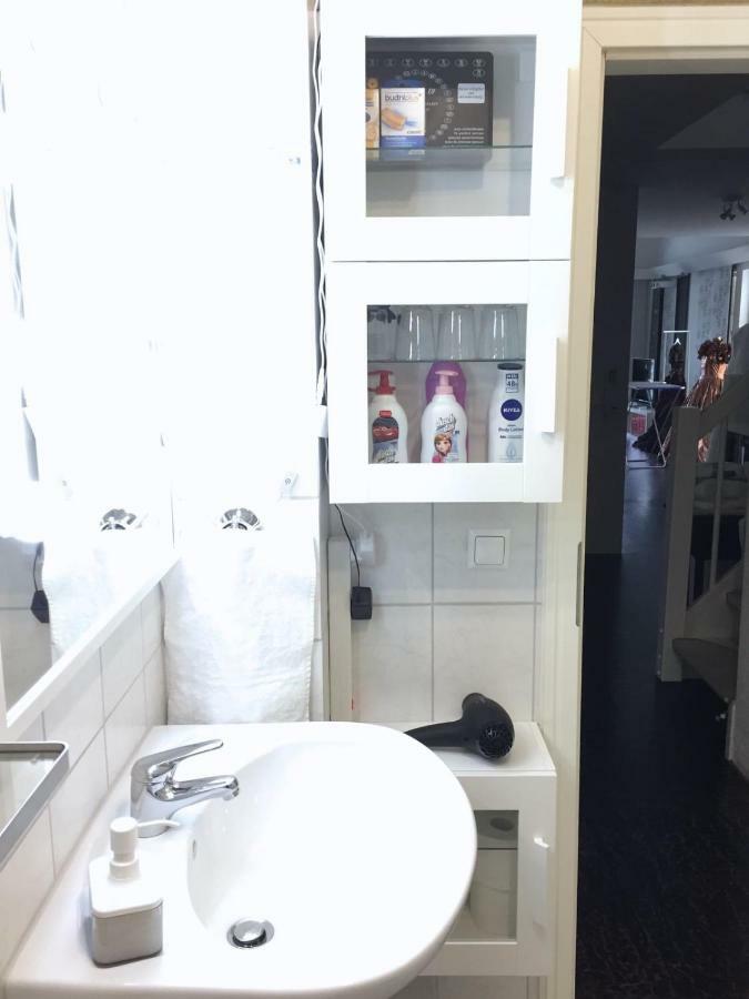המבורג Grosses Helles Zimmer + Eigenes Bad מראה חיצוני תמונה